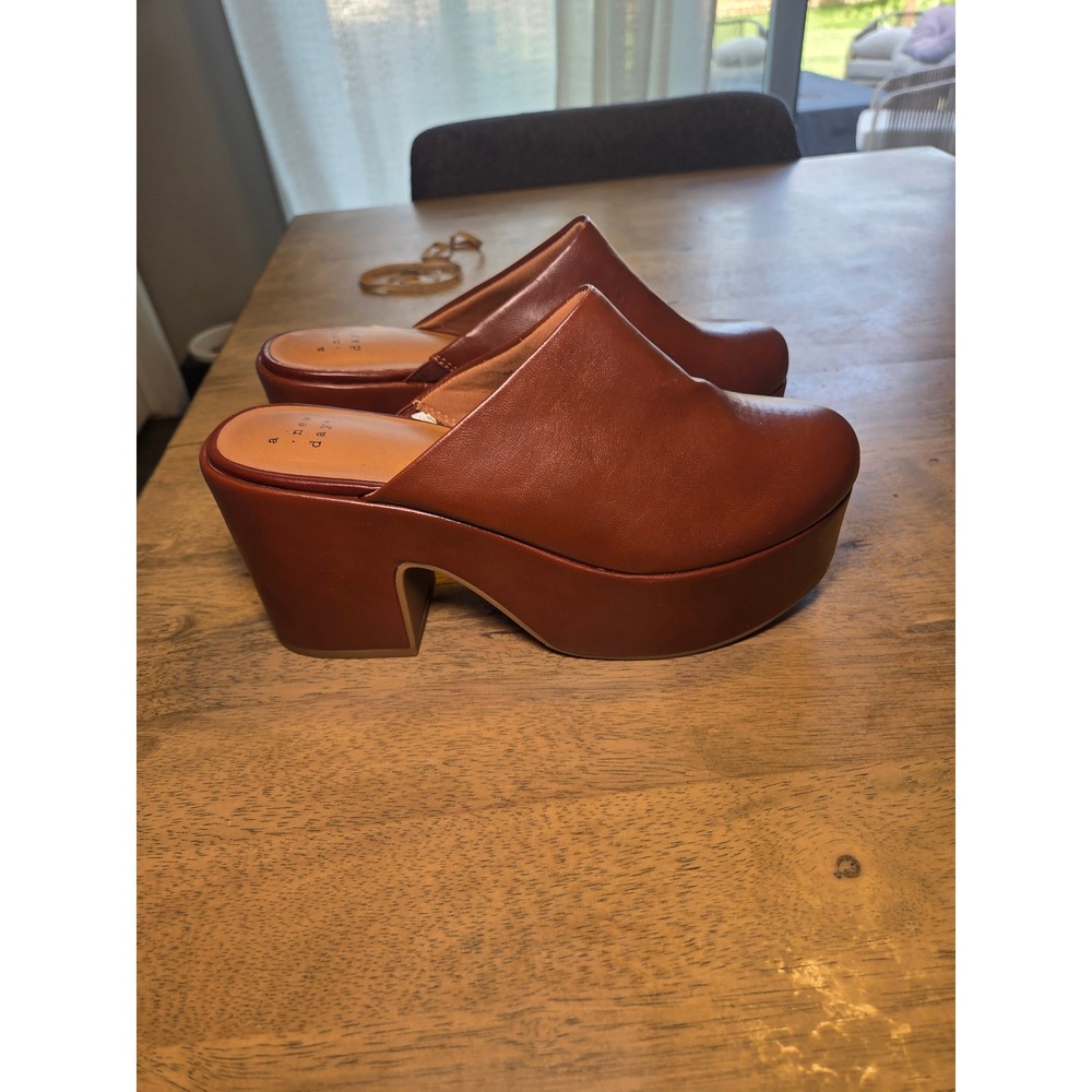 A New Day Cognac Brown Platform Clogs Chunky Block Heel Mules Size 7.5